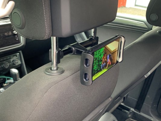 SMARTTELEFONHOLDER TIL BILEN