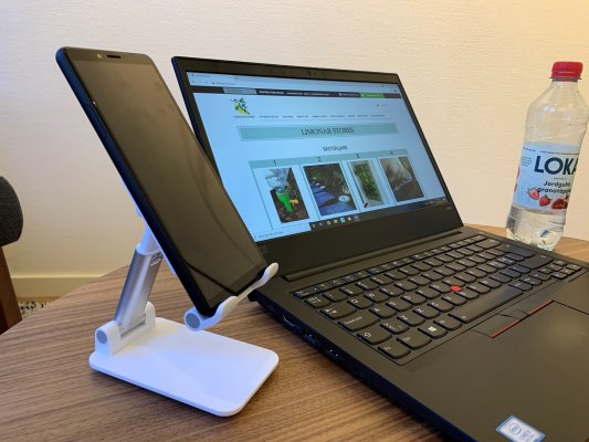 SMARTTELEFONHOLDER FOR BORD
